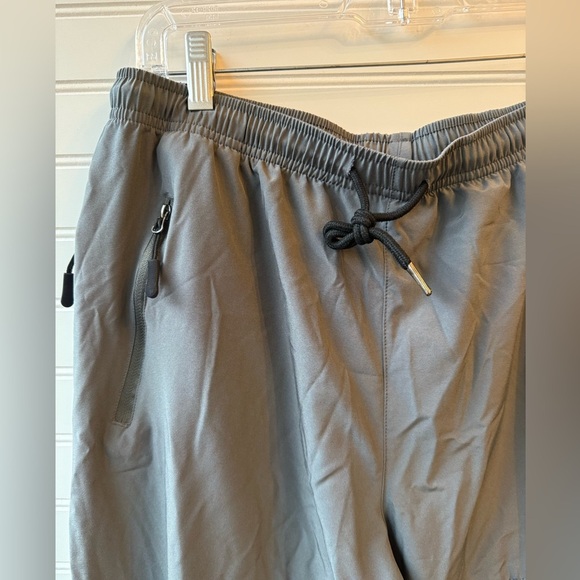 Men’s Mocoly gray hiking pants. Size Large - Picture 5 of 7